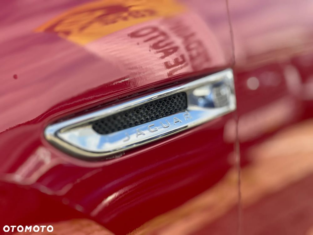 Jaguar F-Pace - 16