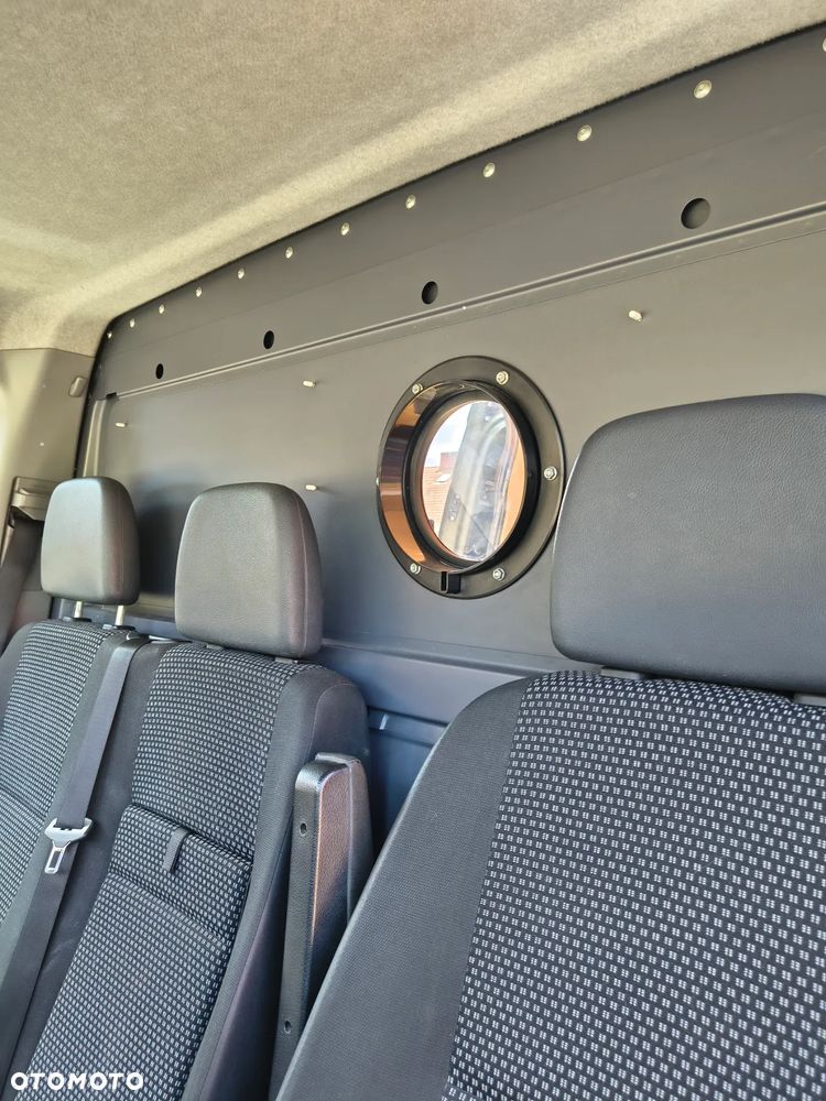 Mercedes-Benz Sprinter - 9