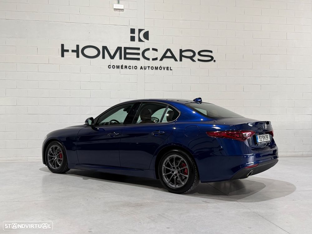 Alfa Romeo Giulia 2.2 D AT8 - 14