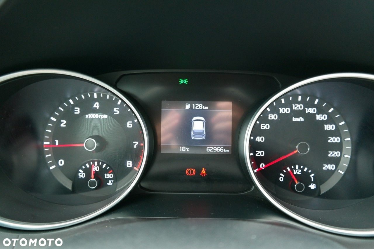 Kia Ceed - 13