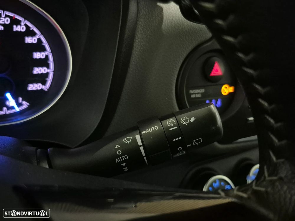 Toyota Yaris 1.0 VVT-i Comfort +PS+PT Techno - 24