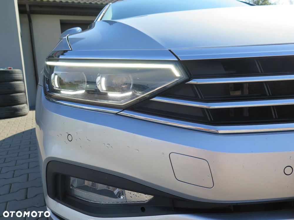 Volkswagen Passat Variant 2.0 TDI 4Mot Elegance DSG - 12