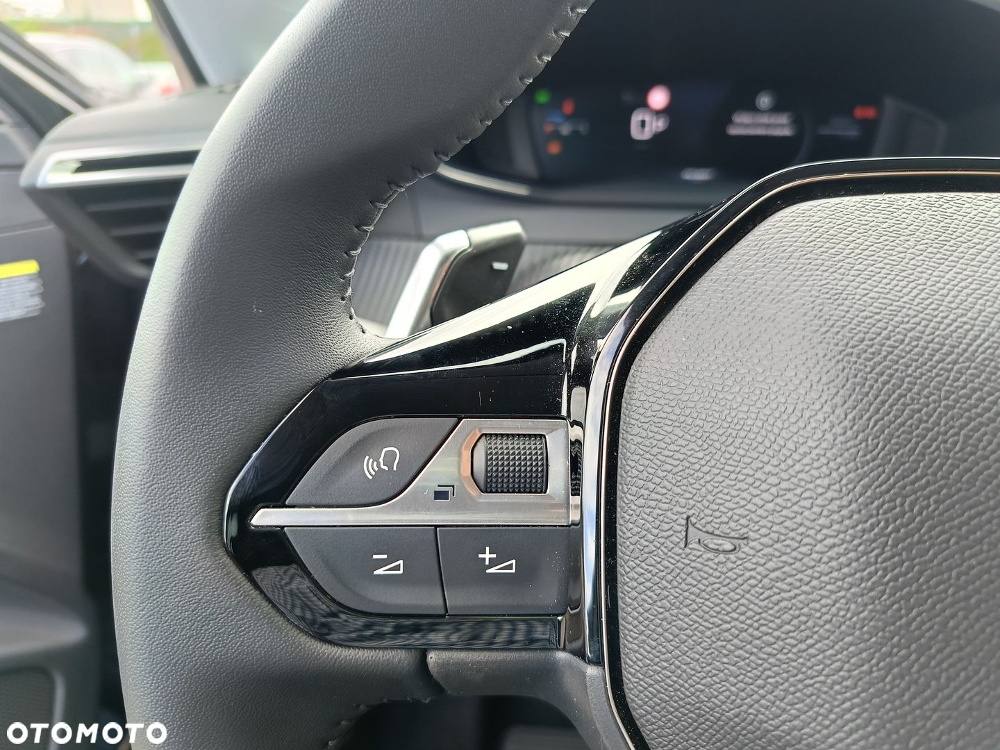 Peugeot 208 1.2 mHEV Allure - 12