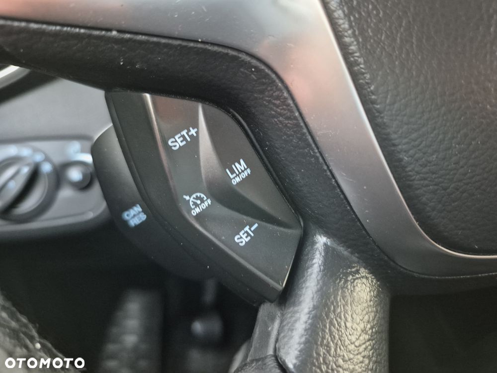 Ford Kuga - 25