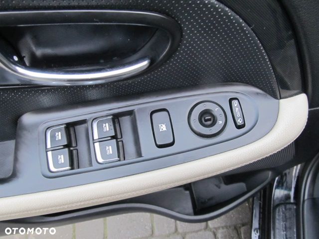 Kia Carens 2.0 GDI Spirit - 13