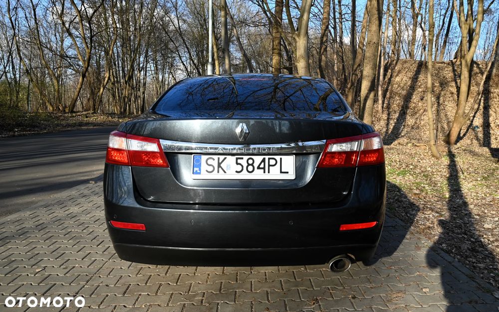 Renault Latitude - 16