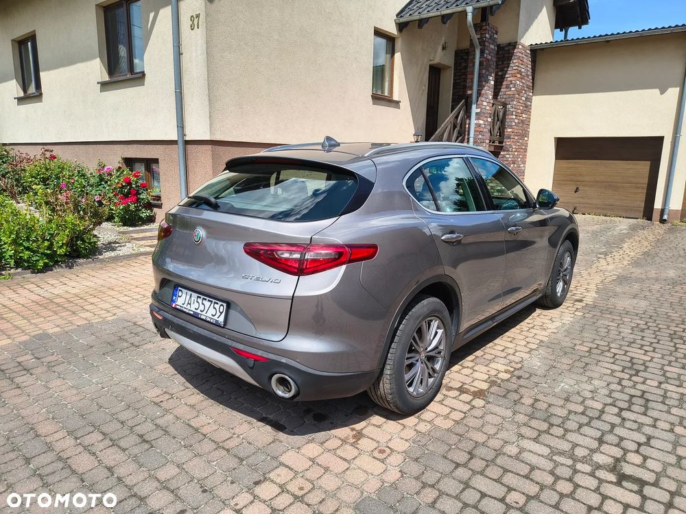 Alfa Romeo Stelvio - 9