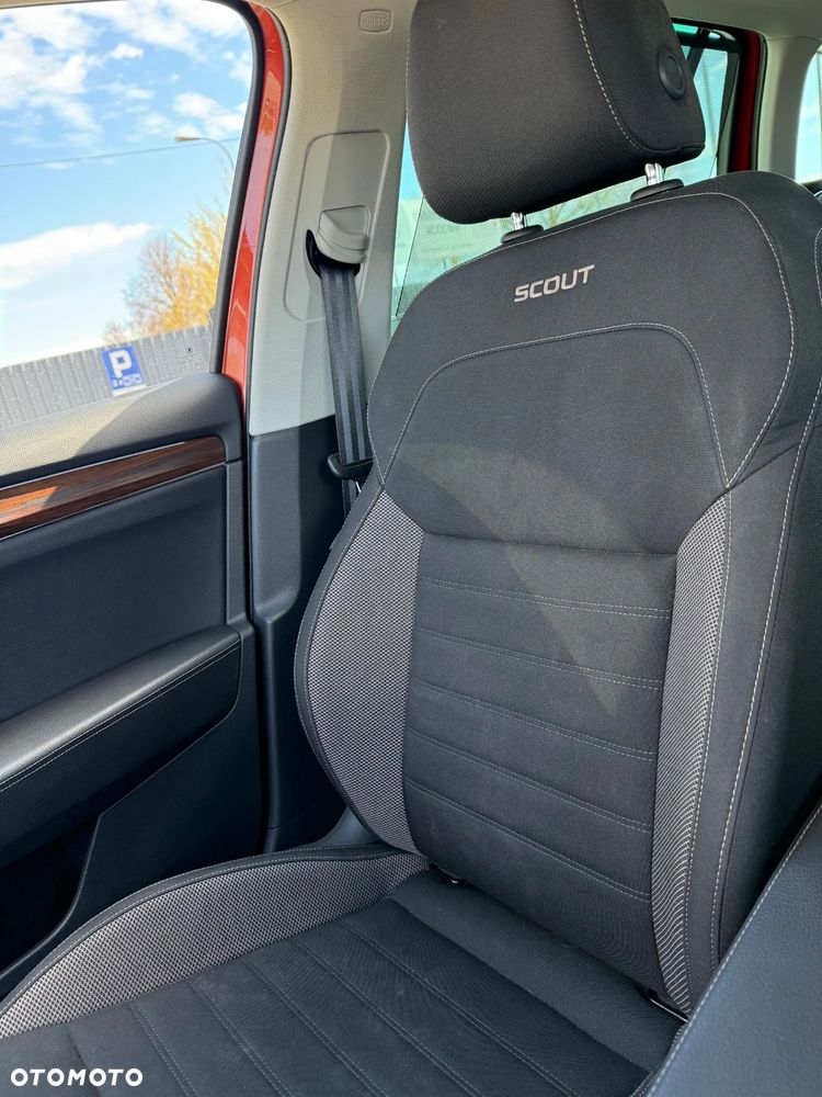 Skoda Superb 2.0 TDI SCR 4x4 Scout DSG - 14