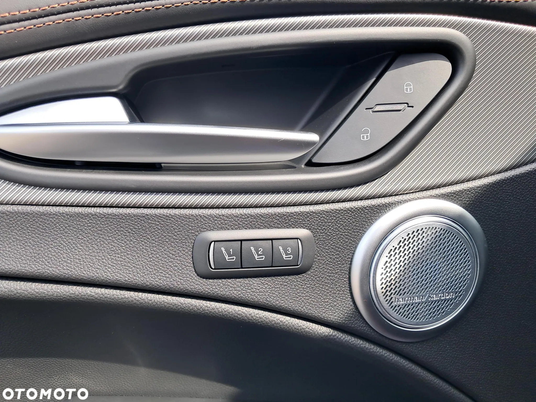 Alfa Romeo Stelvio - 11