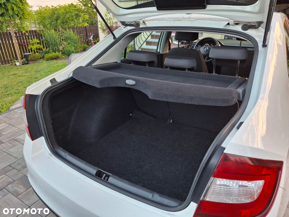 Skoda RAPID 1.0 TSI Active - 23
