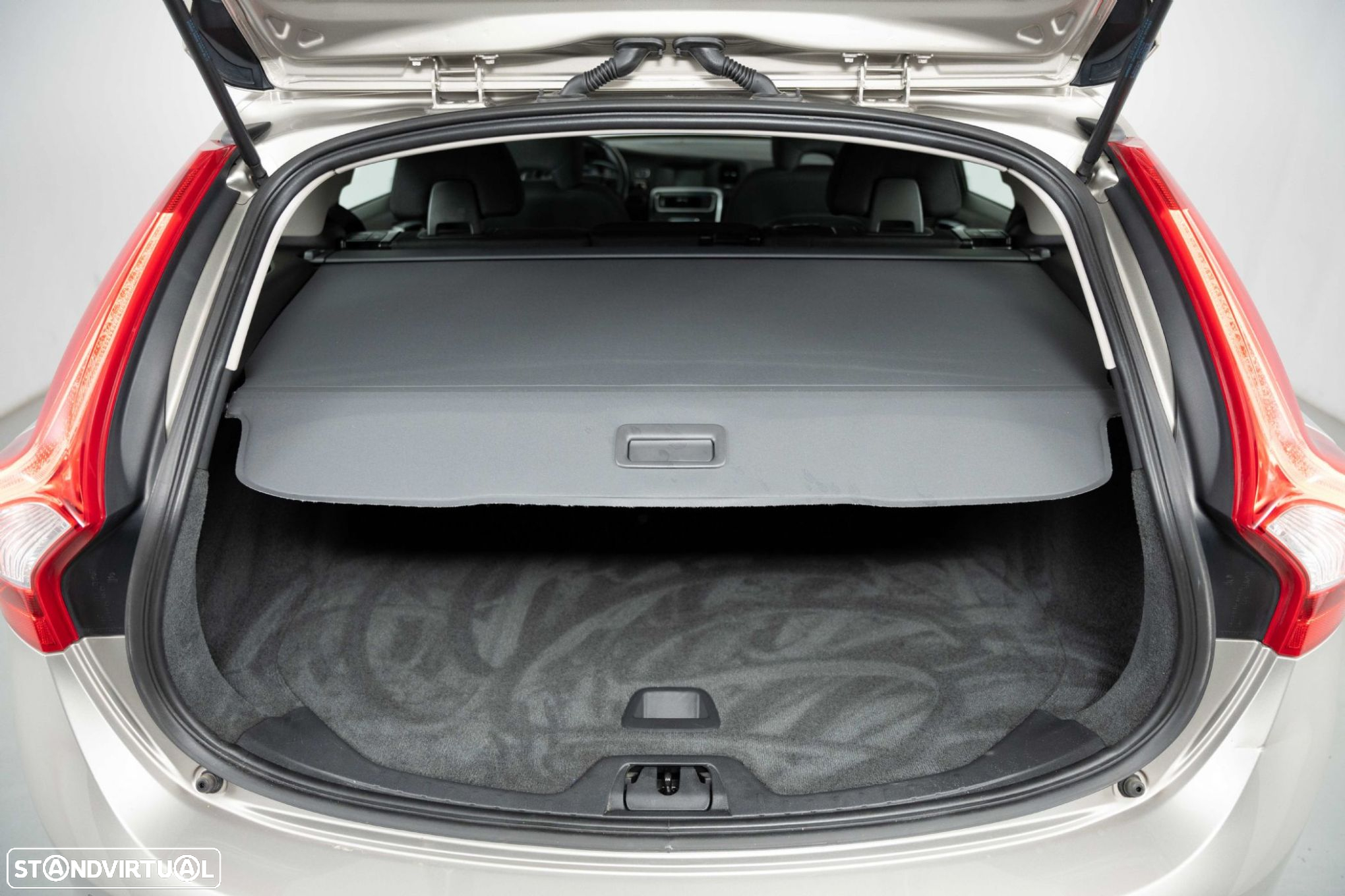 Volvo V60 2.0 D4 Kinetic - 11