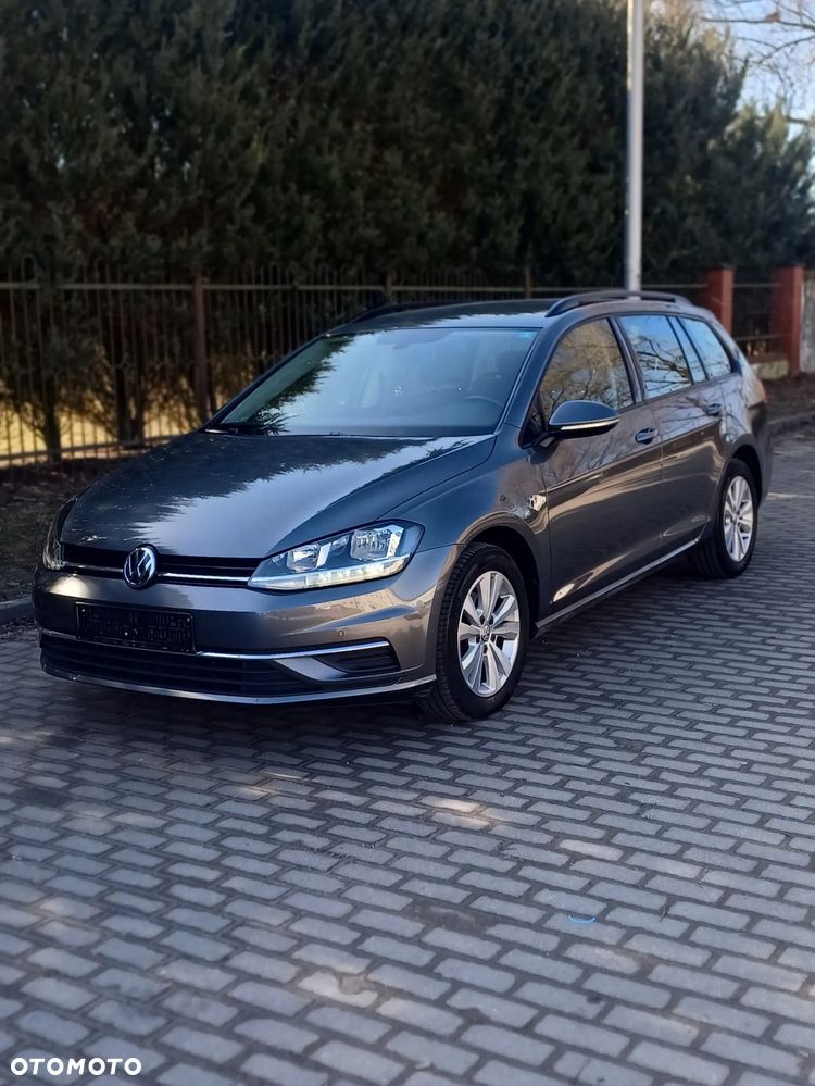 Volkswagen Golf - 1