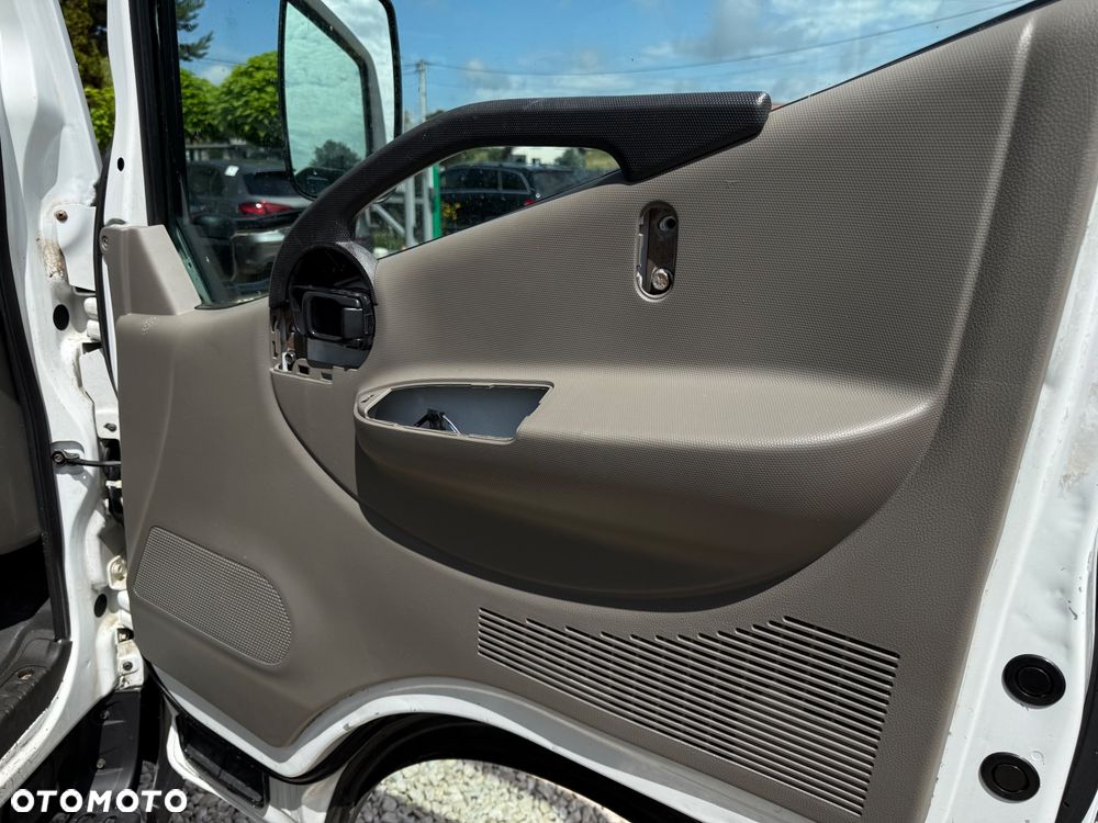Renault Maxity - 23