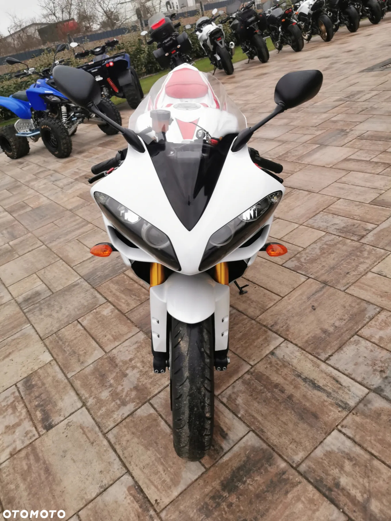 Yamaha R1 - 28