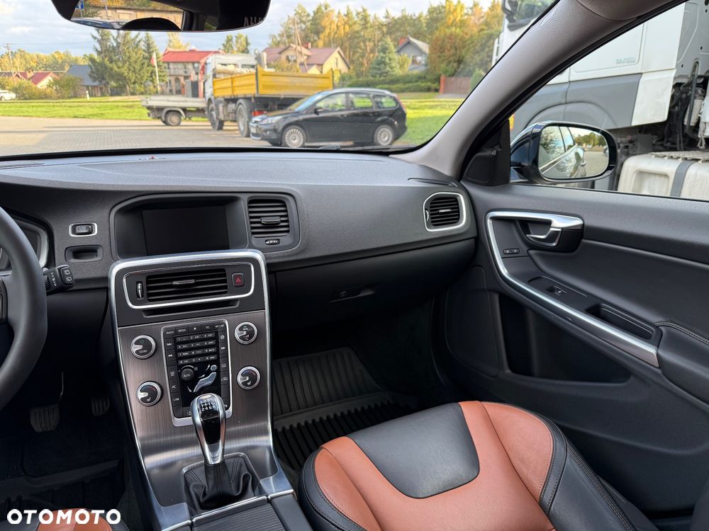 Volvo V60 Cross Country D4 Drive-E Summum - 33