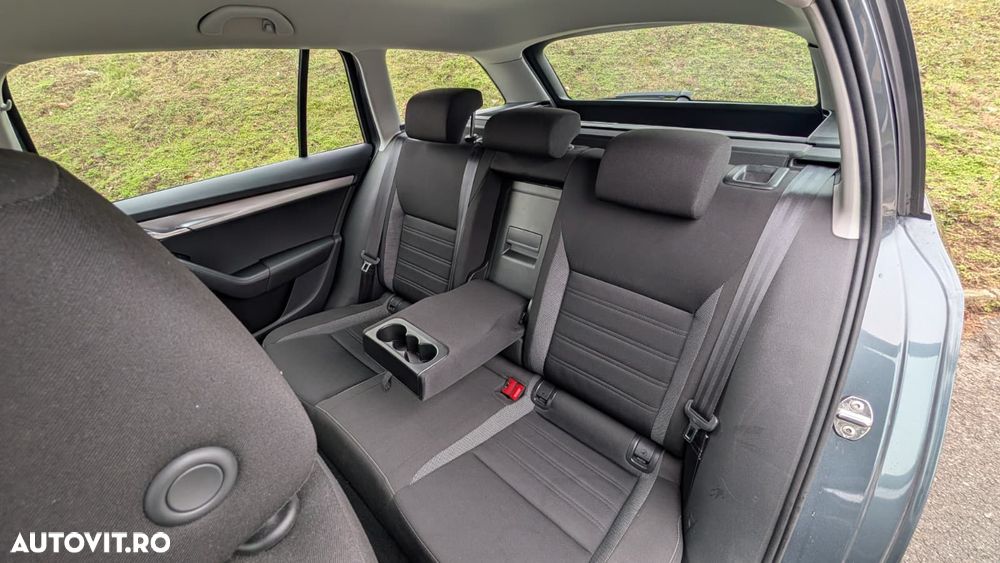 Skoda Octavia 1.6 TDI DSG Ambition - 12