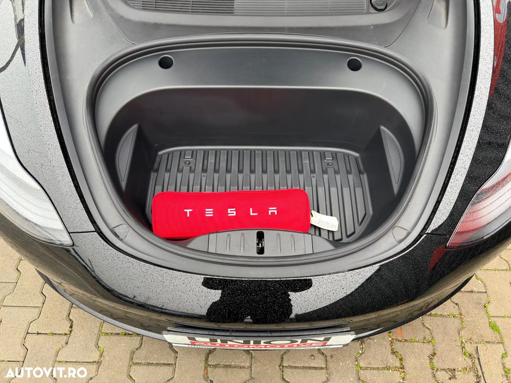 Tesla Model 3 Langstreckenbatterie Allradantrieb Dual Motor - 32