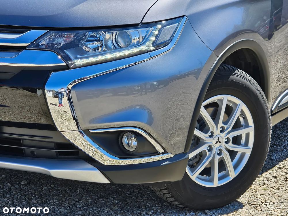 Mitsubishi Outlander 2.0 2WD Diamant - 28