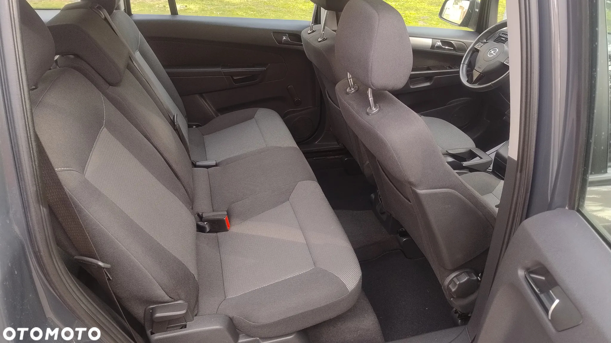 Opel Zafira 1.8 Cosmo - 17