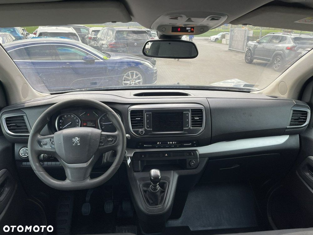 Peugeot Traveller - 9