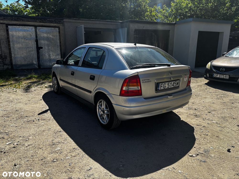 Opel Astra 1.4 - 5