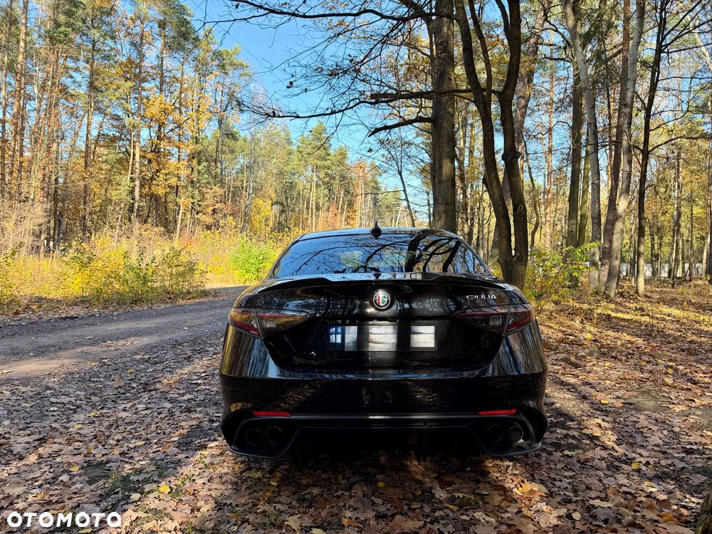 Alfa Romeo Giulia 2.9 V6 Bi-Turbo AT8 Quadrifoglio - 9