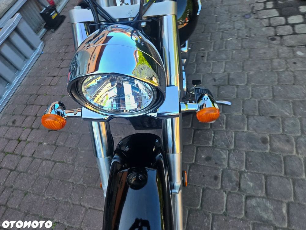 Suzuki VL 800 Volusia - Boulevard C50 - 17