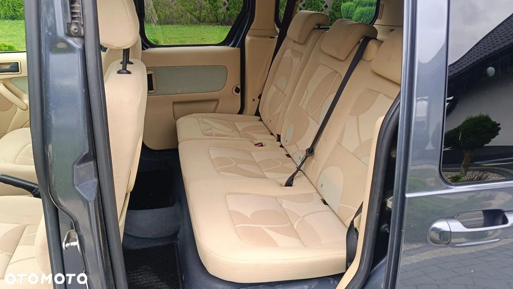 Ford Transit Connect - 16