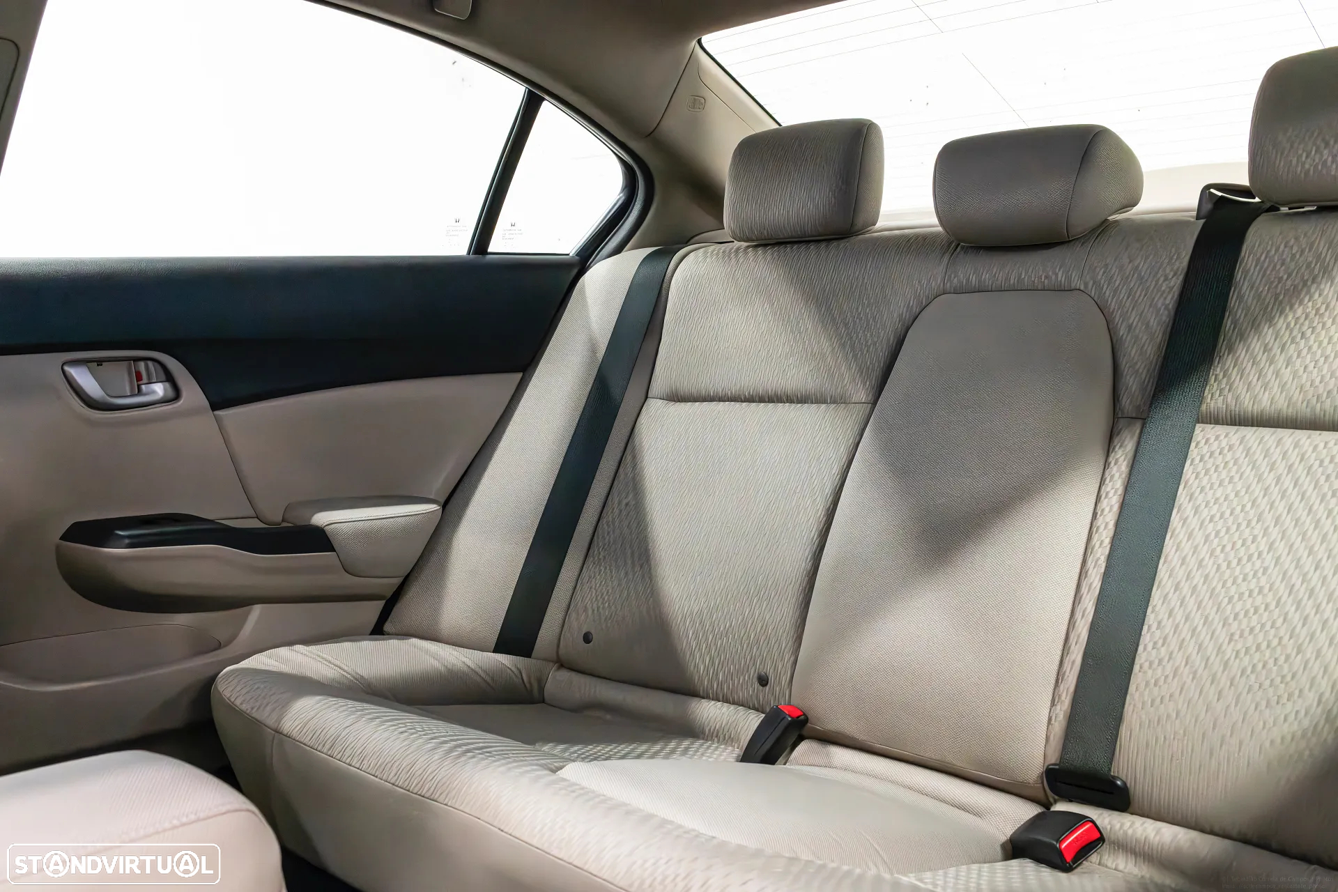 Honda Civic 1.8 i-VTEC Auto Executive - 11