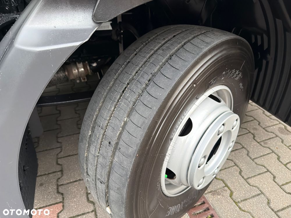 MAN 12.220 MANUAL / IZOTERMA CHŁODNIA / AGREGAT HWASUNG 500 -20 / +20 STOPNI / WINDA 1.5 TONY / STAN WZOROWY JAK NOWY / DUŻA PAKA / MAŁY PRZEBIEG - 22