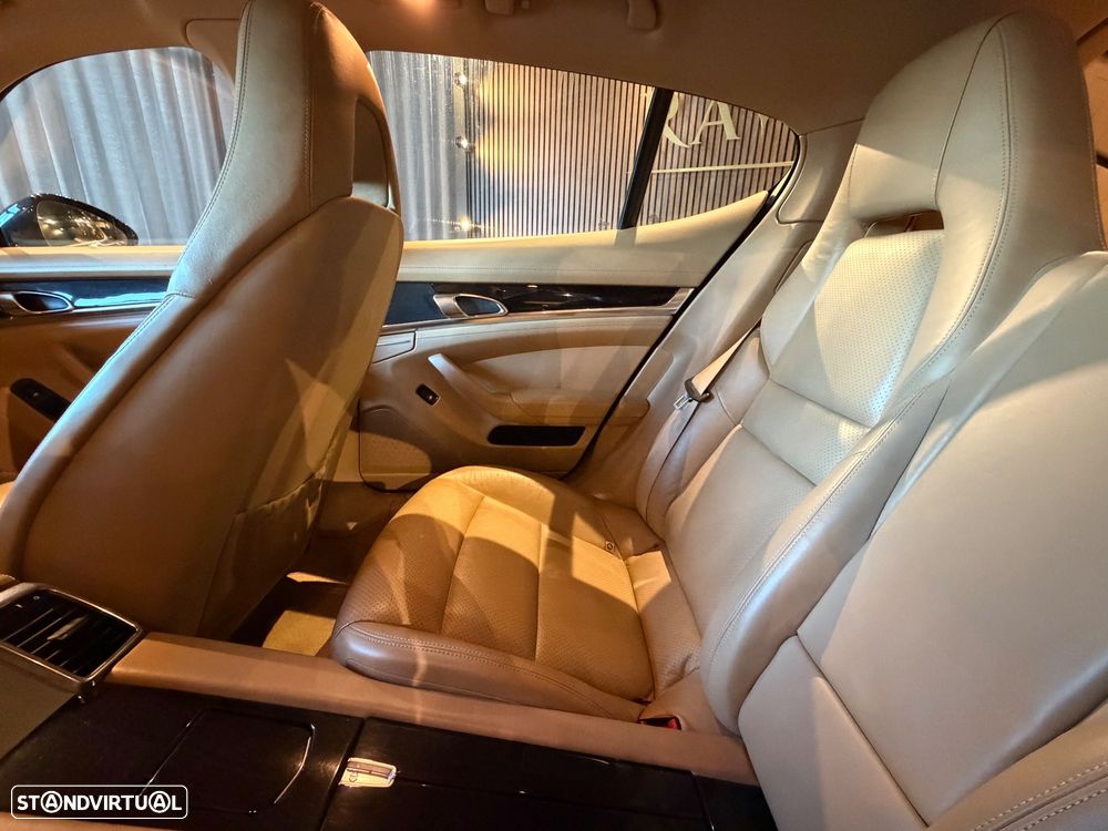 Porsche Panamera Platinum Edition - 30
