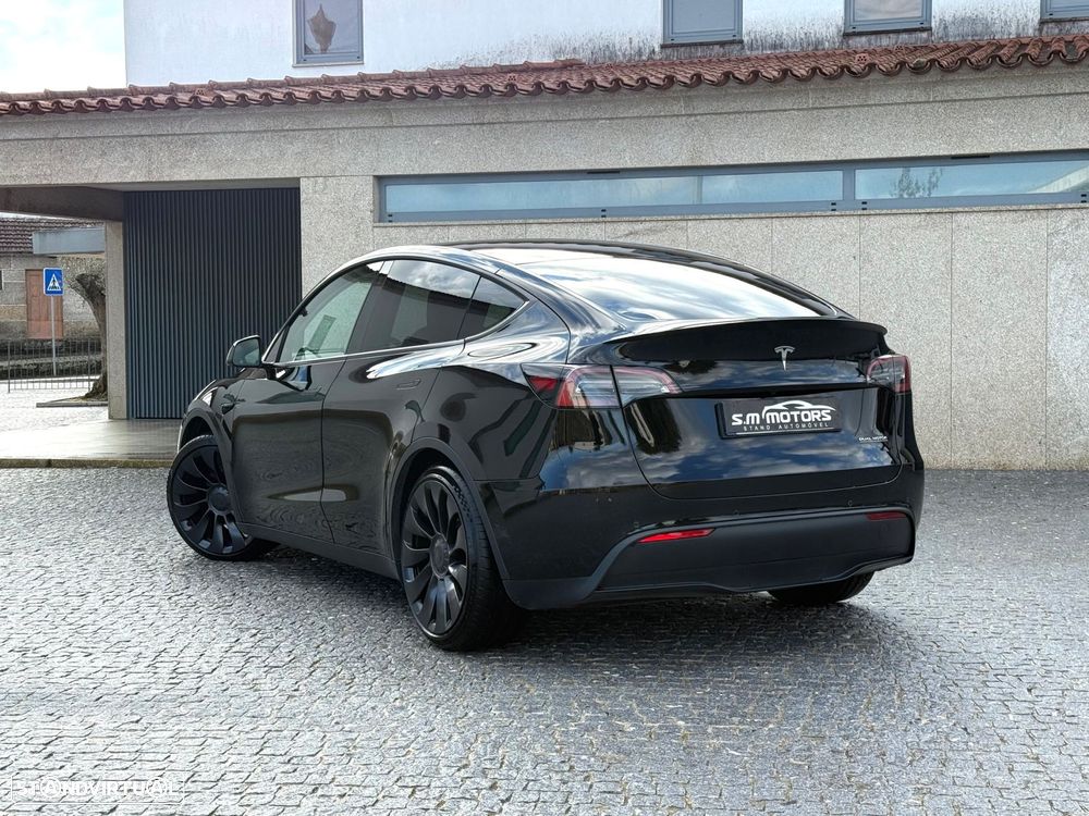Tesla Model Y Performance Dual Motor AWD - 2