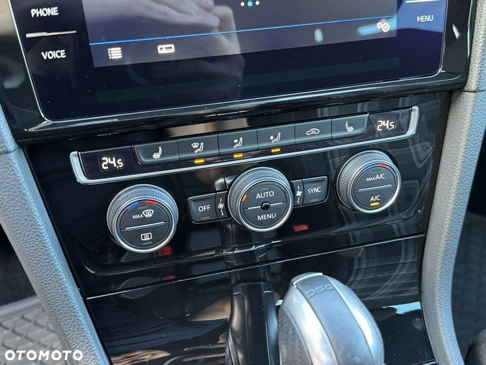 Volkswagen Golf - 33