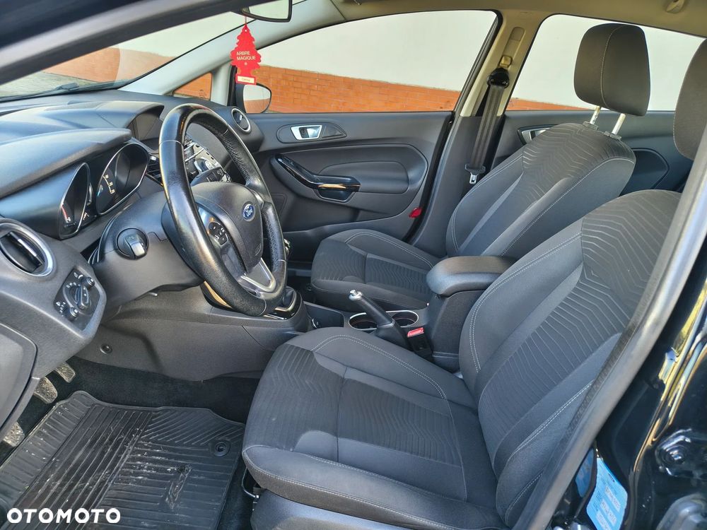 Ford Fiesta 1.6 TDCi DPF Titanium - 23