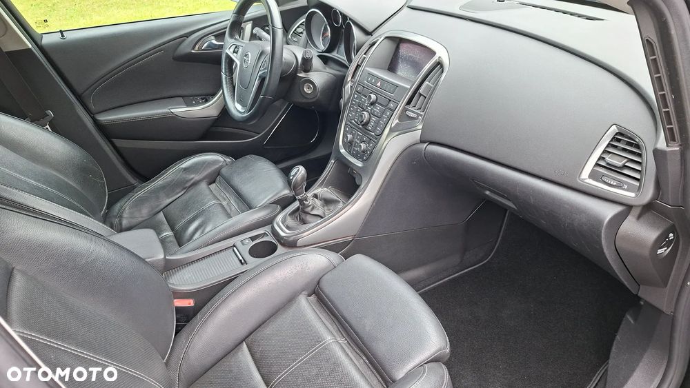 Opel Astra 1.6 Turbo Edition - 9