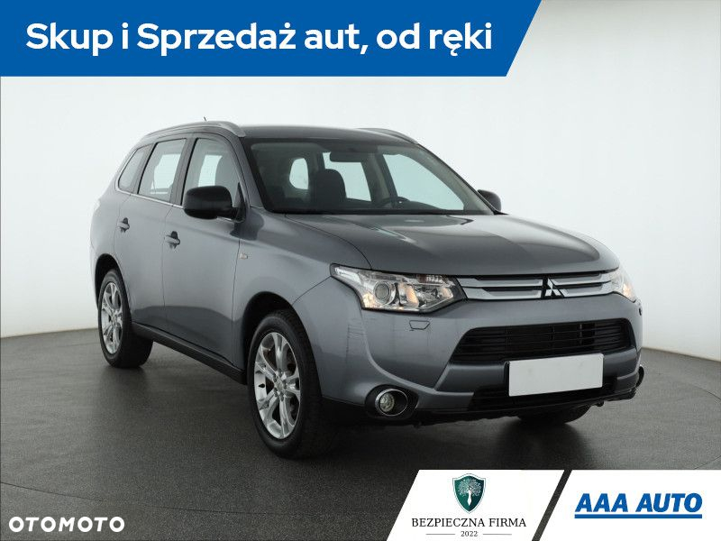 Mitsubishi Outlander - 2