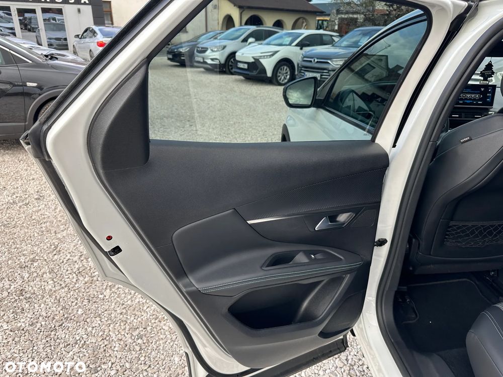 Peugeot 3008 1.5 BlueHDi Allure S&S - 18