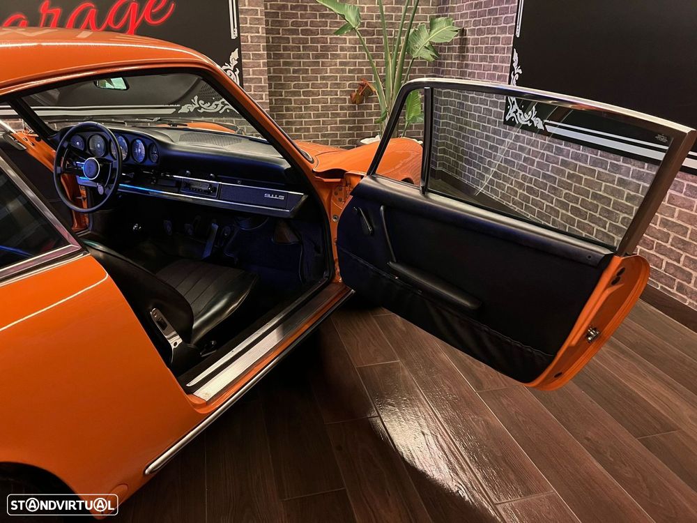 Porsche 911 Série F - 15