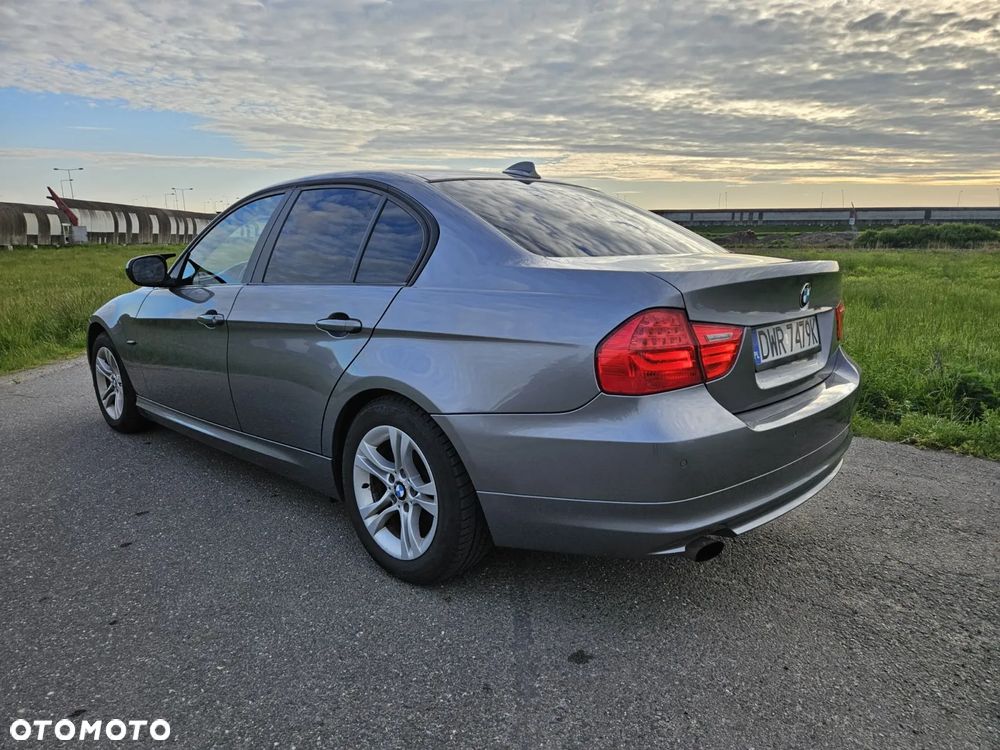 BMW Seria 3 318i - 3