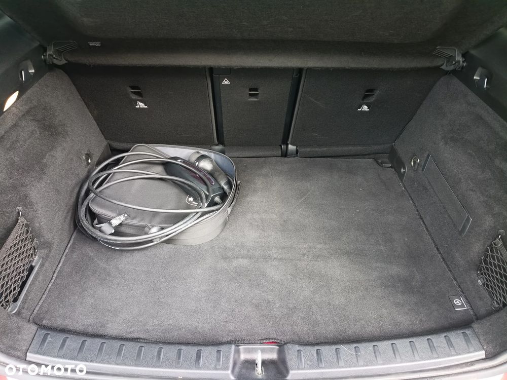 Mercedes-Benz GLA - 23