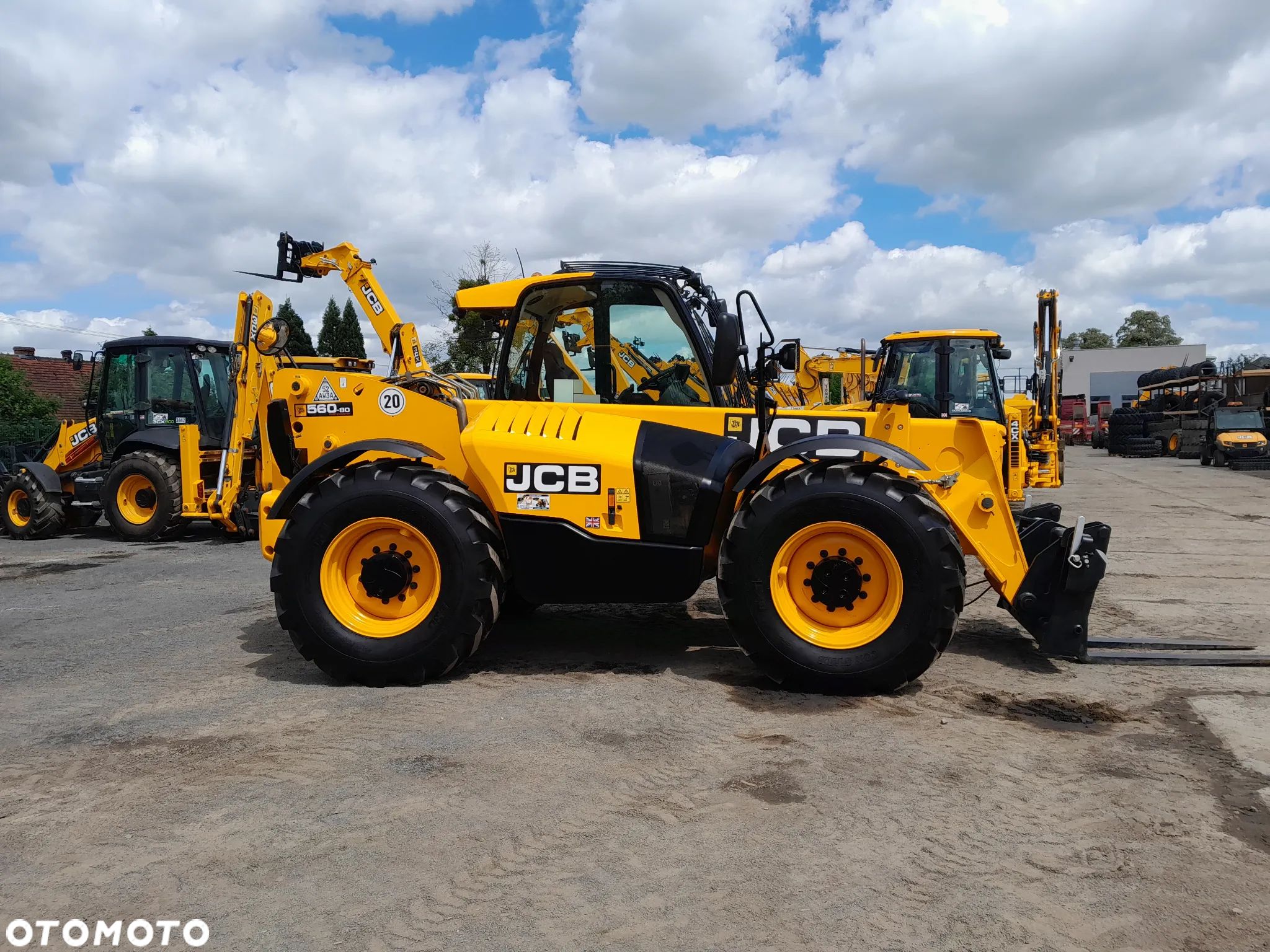JCB 560-80 - 1