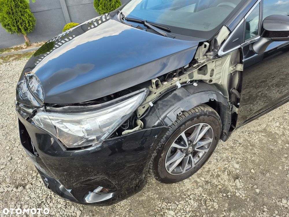 Toyota Avensis 1.6 D-4D Premium - 22