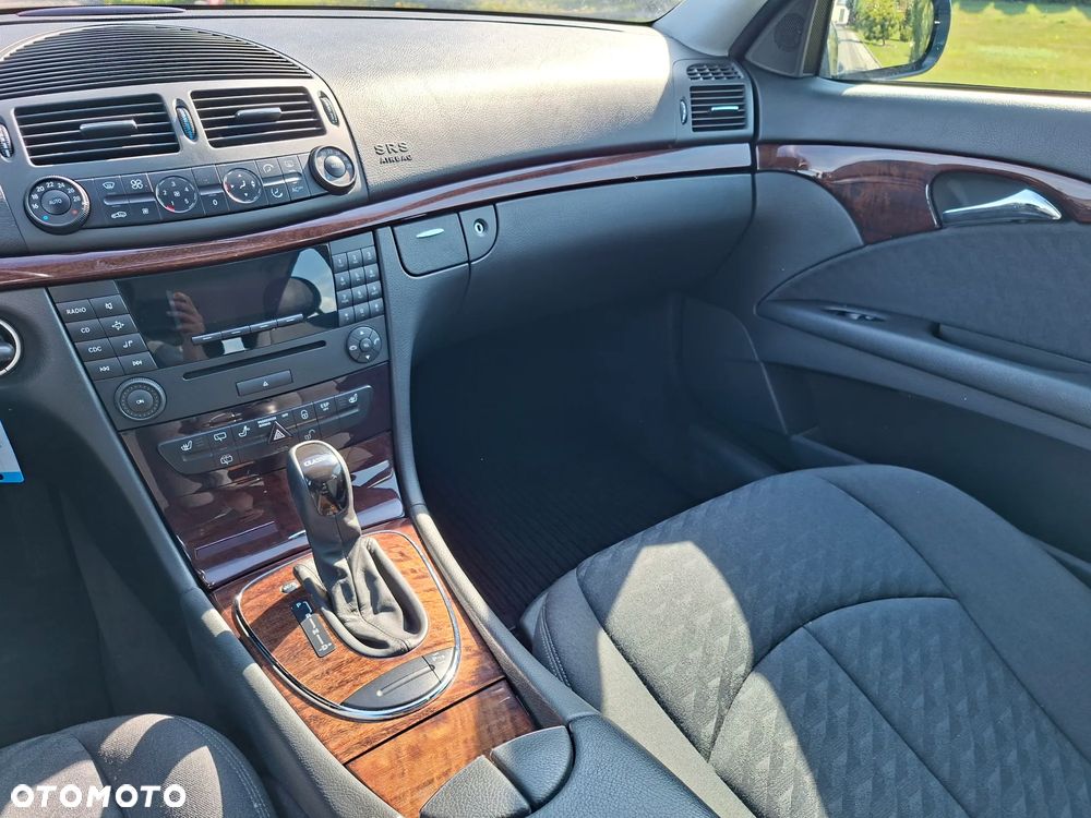 Mercedes-Benz Klasa E 200 Kompressor Automatik Classic - 23
