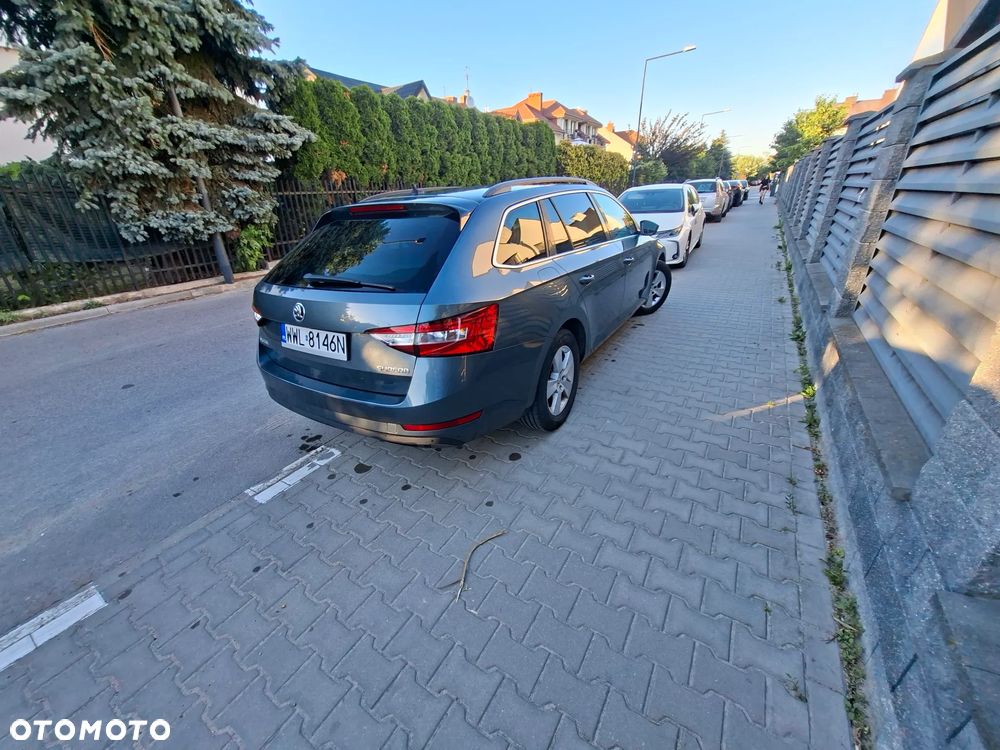 Skoda Superb 2.0 TDI Ambition - 19