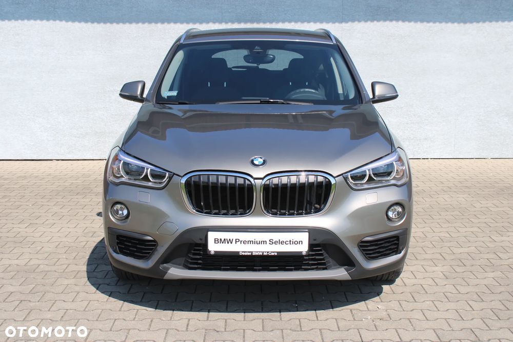 BMW X1 xDrive20i Advantage - 4