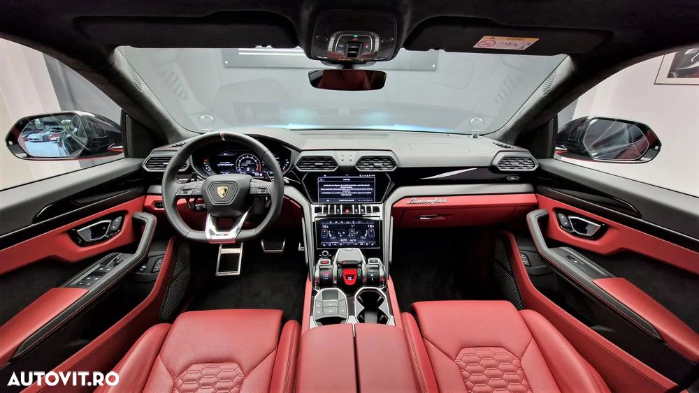 Lamborghini URUS Standard - 2