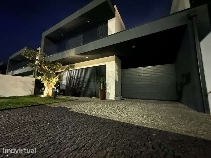 Moradia T4 em Arnoso Santa Maria (Braga) - Grande imagem: 2/3