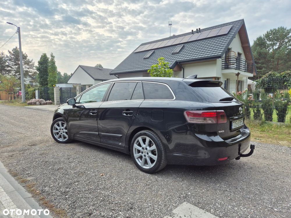Toyota Avensis 2010 photo 4