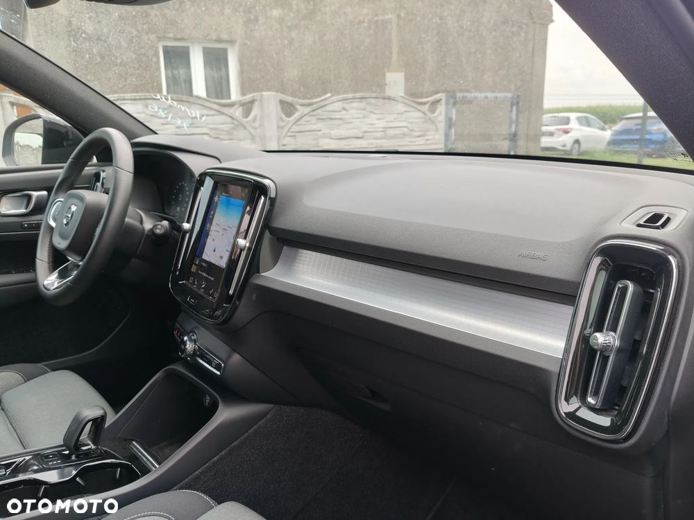 Volvo XC 40 T4 Plug-In Hybrid R-Design - 17