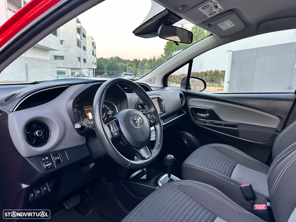 Toyota Yaris 1.5 HSD Active - 28